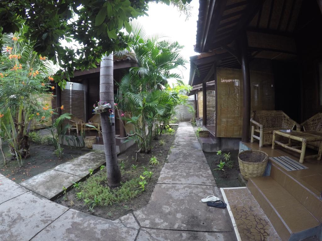 Alexyane Paradise Bungalow กีลีตราวางัน ภายนอก รูปภาพ