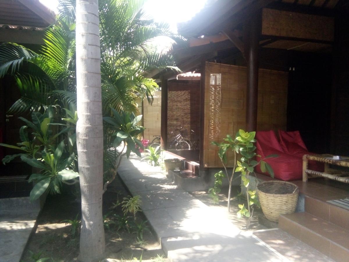 Alexyane Paradise Bungalow กีลีตราวางัน ภายนอก รูปภาพ
