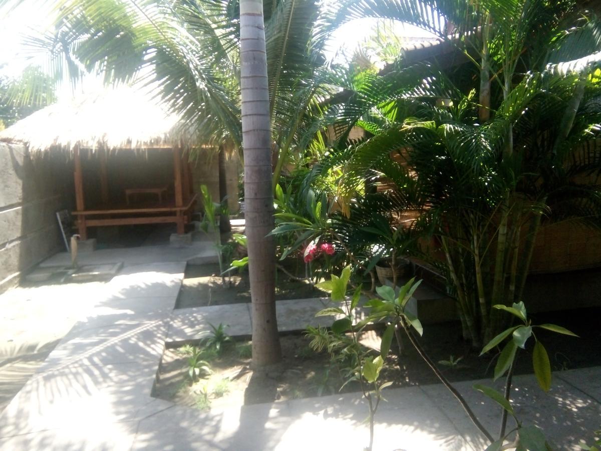 Alexyane Paradise Bungalow กีลีตราวางัน ภายนอก รูปภาพ