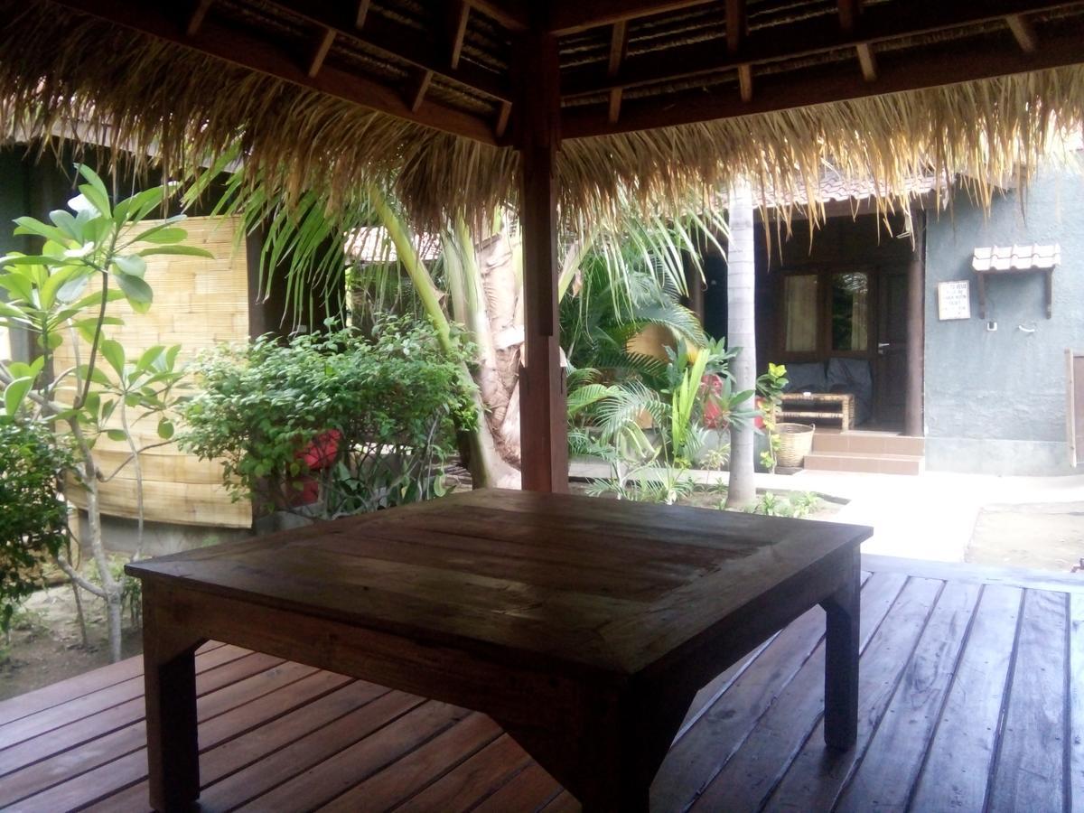 Alexyane Paradise Bungalow กีลีตราวางัน ภายนอก รูปภาพ