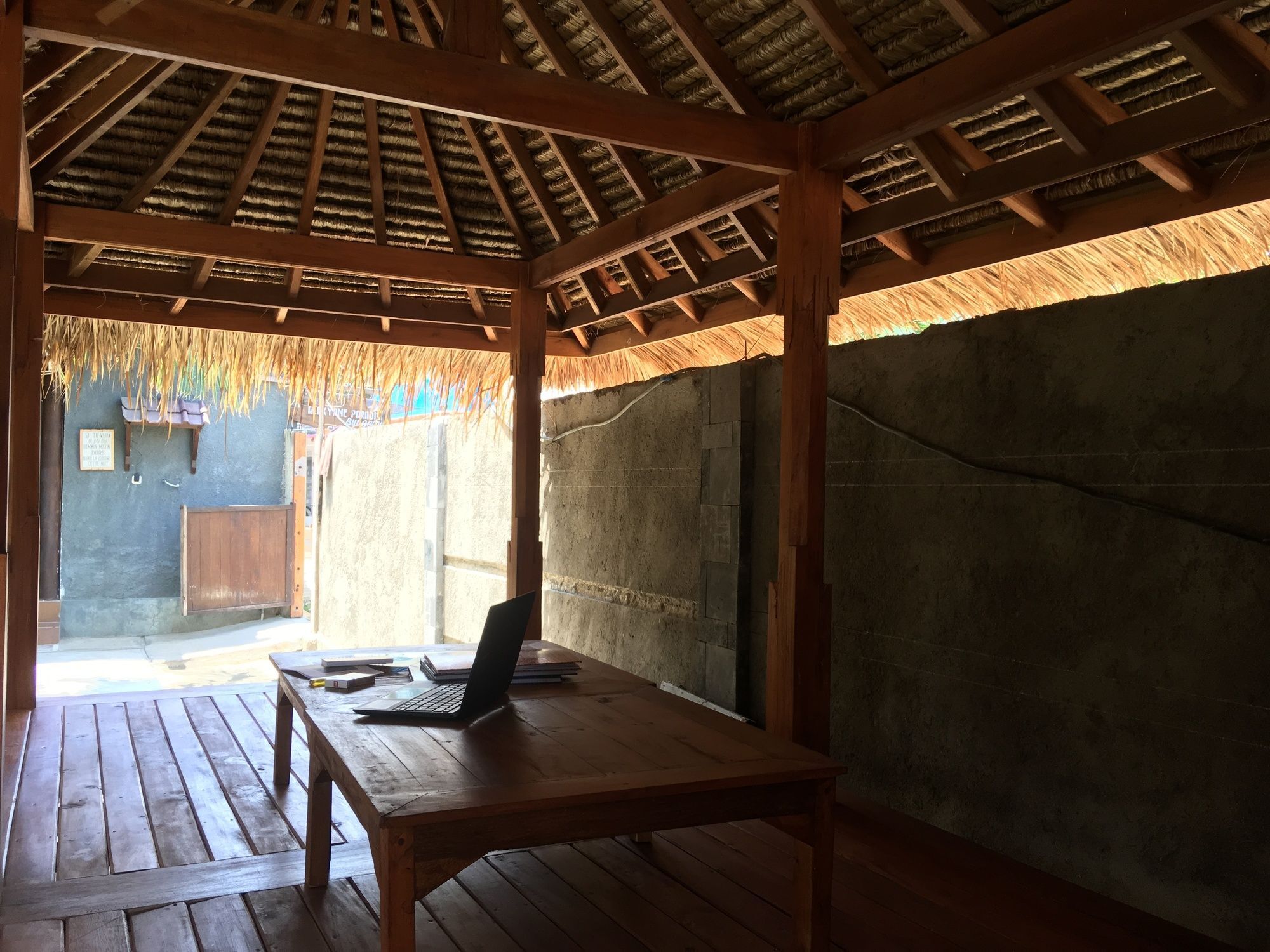 Alexyane Paradise Bungalow กีลีตราวางัน ภายนอก รูปภาพ